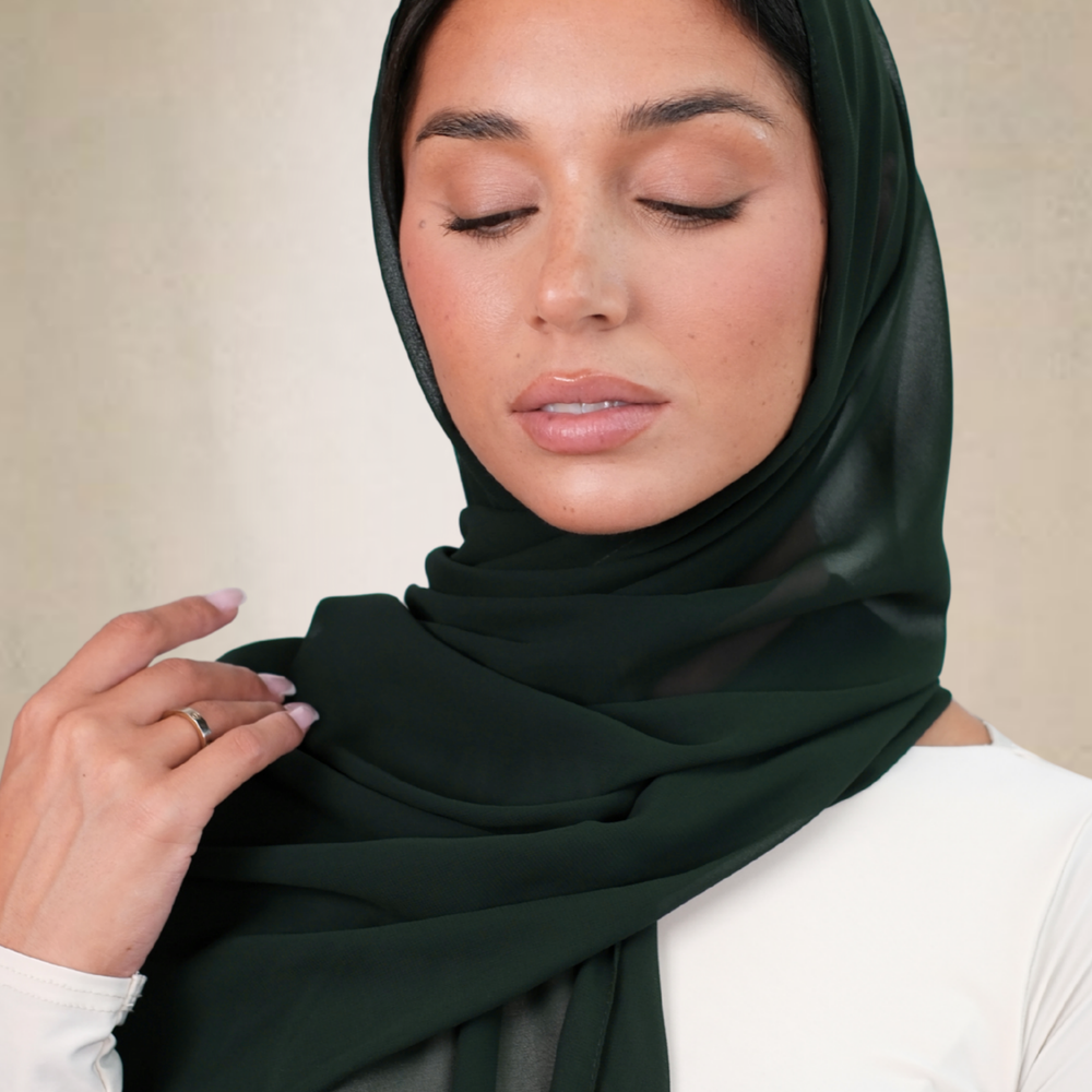 
                      
                        Dark Green Chiffon Hijab
                      
                    