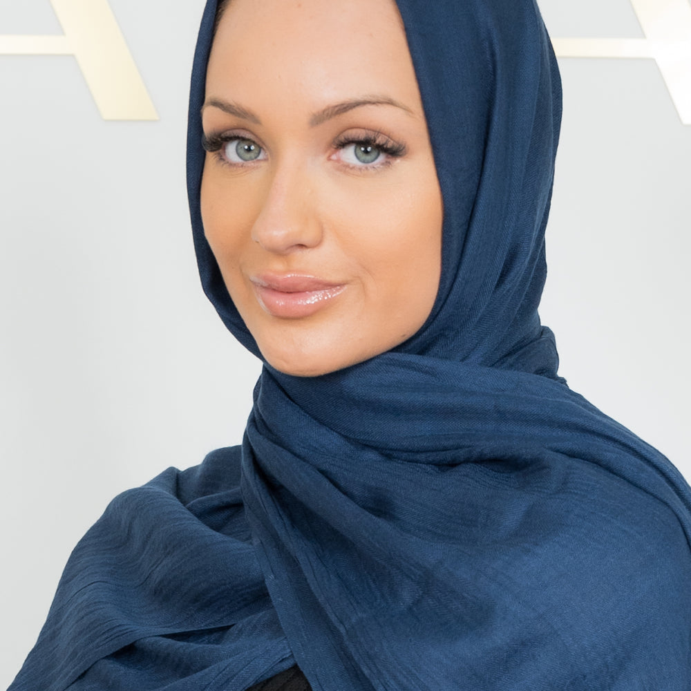 
                      
                        Navy Modal Hijab
                      
                    