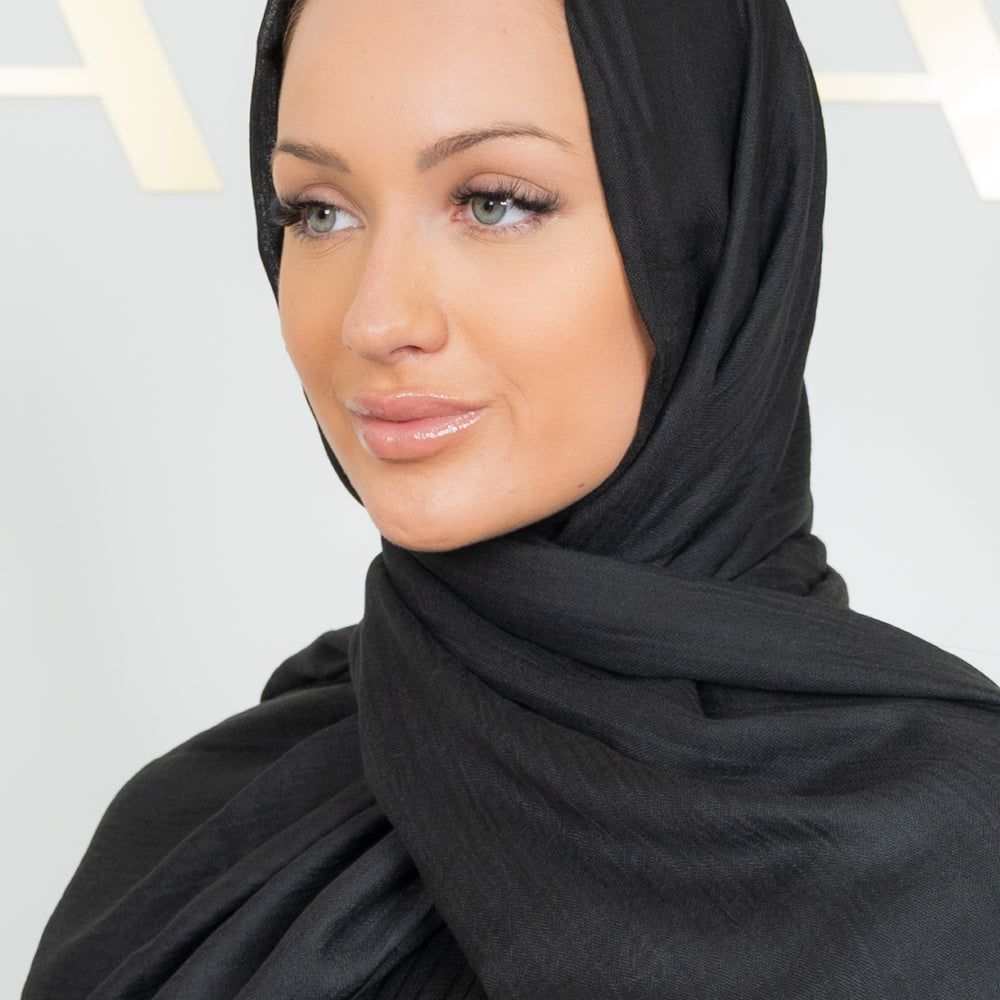 
                      
                        Black Modal Hijab
                      
                    