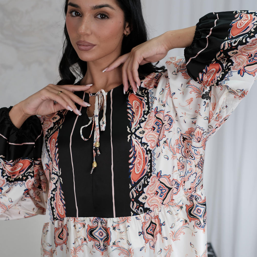 
                      
                        Valencia Dress
                      
                    