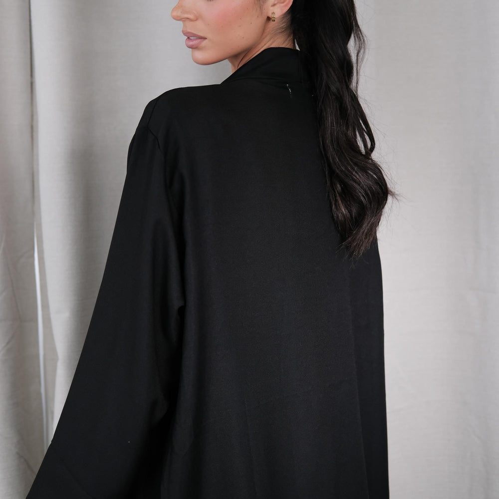 
                      
                        Le Noir Black Abaya
                      
                    