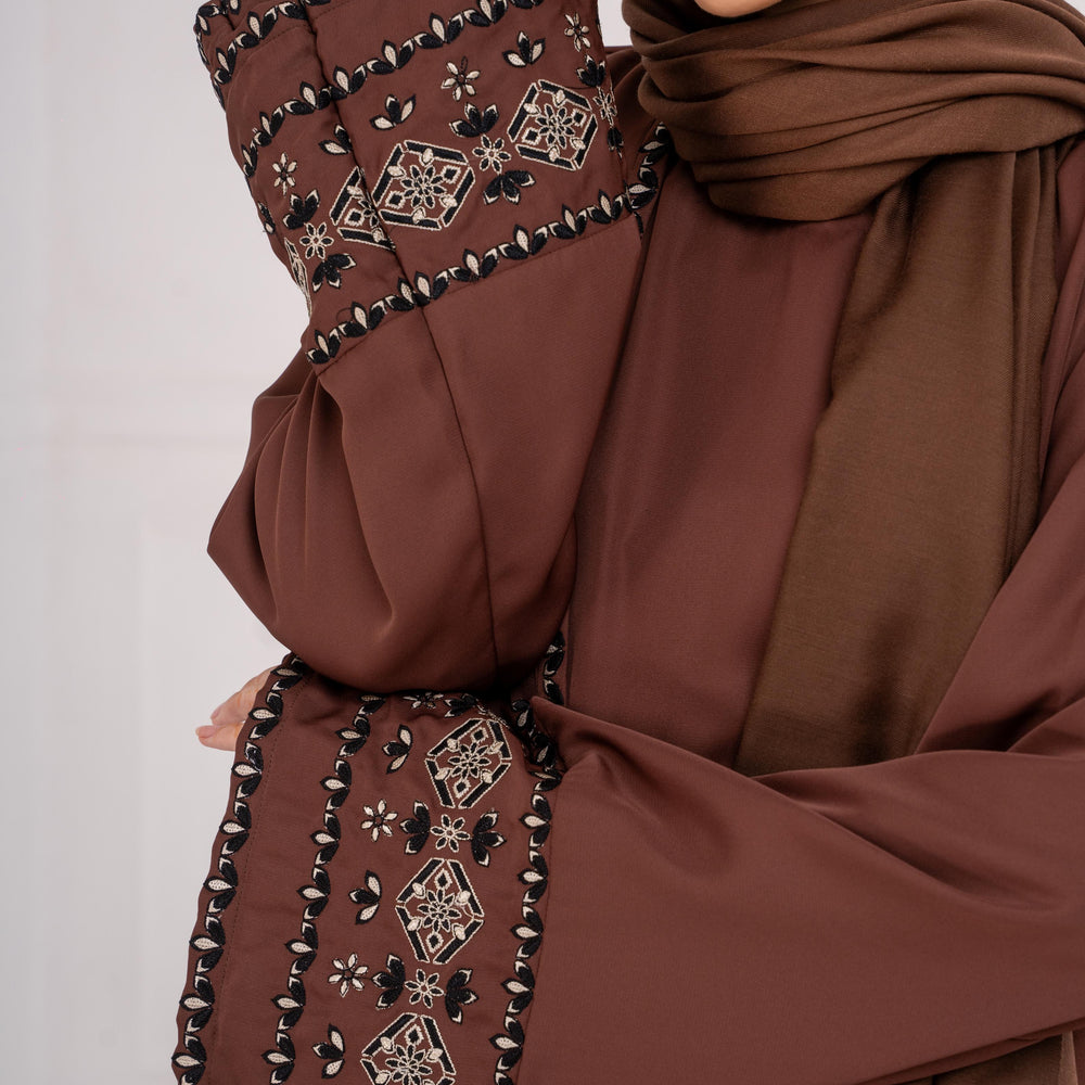 
                      
                        Zareen Open Abaya
                      
                    