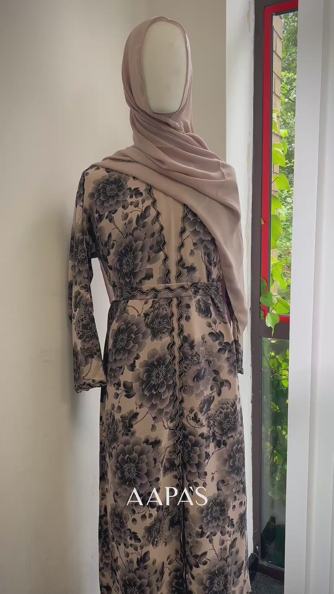 Monochrome Bloom Abaya
