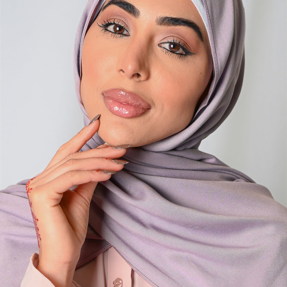 
                      
                        Violet Viscose Hijab
                      
                    
