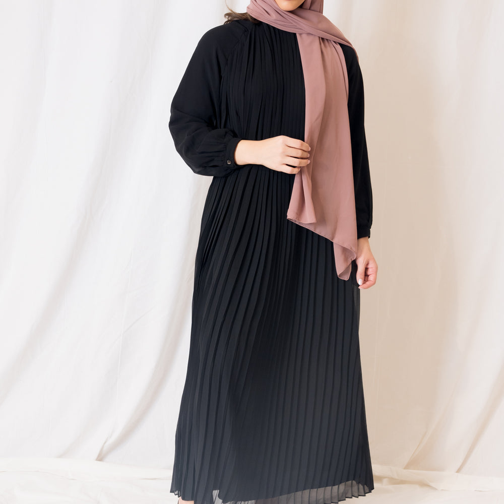 Black Belted Pleated Maxi Dress