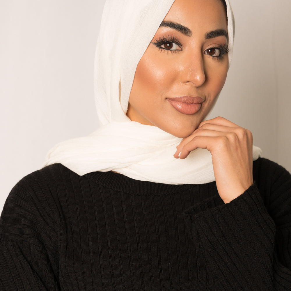 
                      
                        Off White Rayon Vogue Hijab
                      
                    